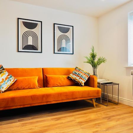 Private Parking Stylish Great Location Apartment กิลด์ฟอร์ด ภายนอก รูปภาพ