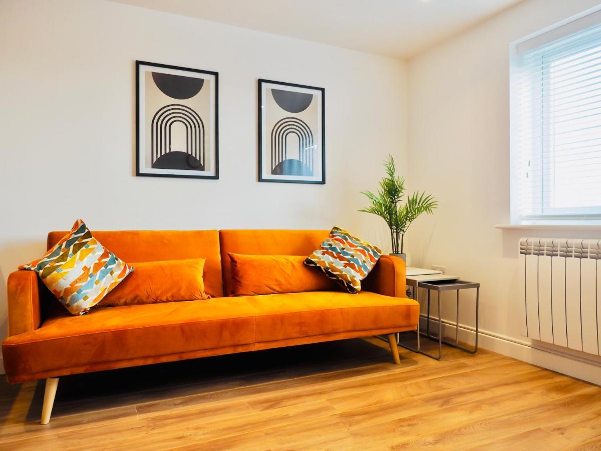 Private Parking Stylish Great Location Apartment กิลด์ฟอร์ด ภายนอก รูปภาพ
