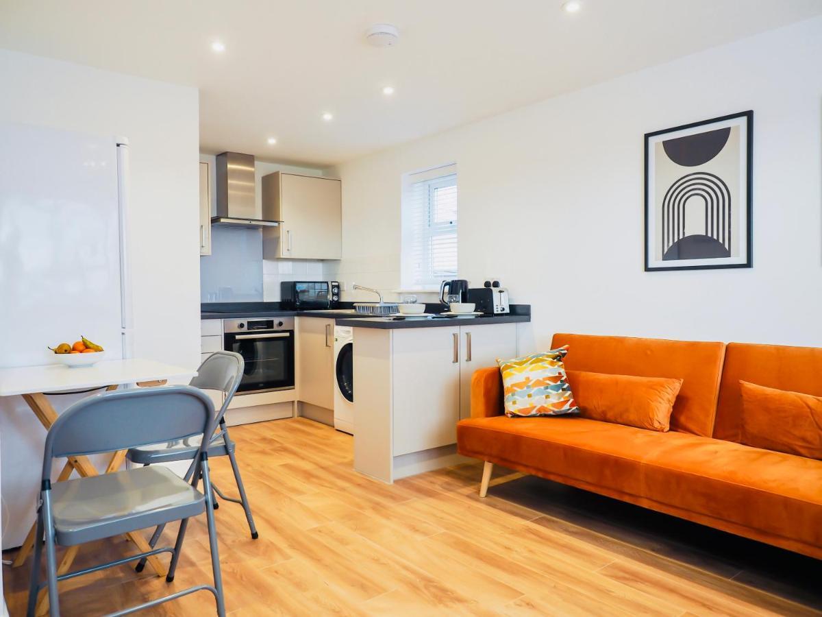Private Parking Stylish Great Location Apartment กิลด์ฟอร์ด ภายนอก รูปภาพ