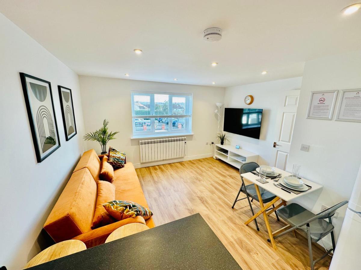 Private Parking Stylish Great Location Apartment กิลด์ฟอร์ด ภายนอก รูปภาพ