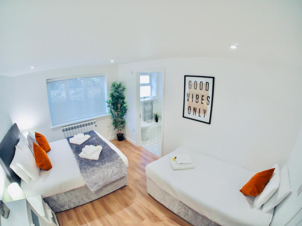 Private Parking Stylish Great Location Apartment กิลด์ฟอร์ด ภายนอก รูปภาพ