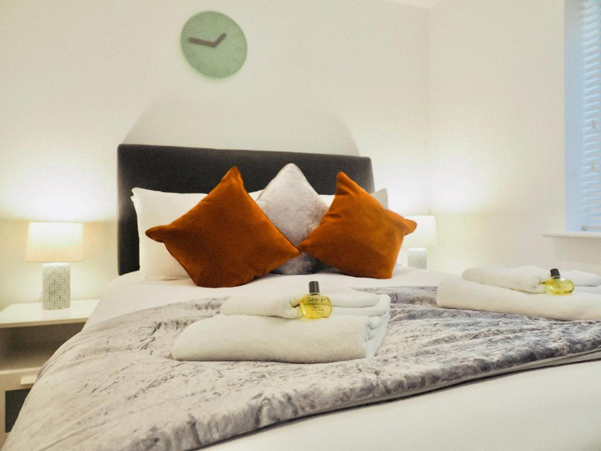 Private Parking Stylish Great Location Apartment กิลด์ฟอร์ด ภายนอก รูปภาพ