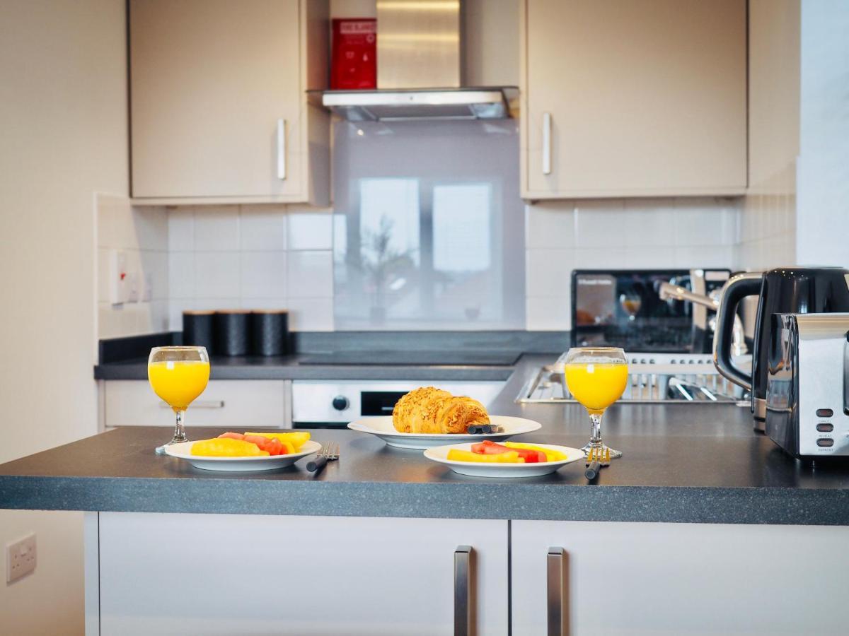 Private Parking Stylish Great Location Apartment กิลด์ฟอร์ด ภายนอก รูปภาพ