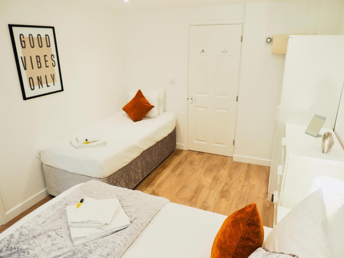 Private Parking Stylish Great Location Apartment กิลด์ฟอร์ด ภายนอก รูปภาพ