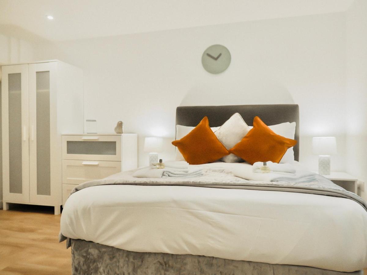 Private Parking Stylish Great Location Apartment กิลด์ฟอร์ด ภายนอก รูปภาพ
