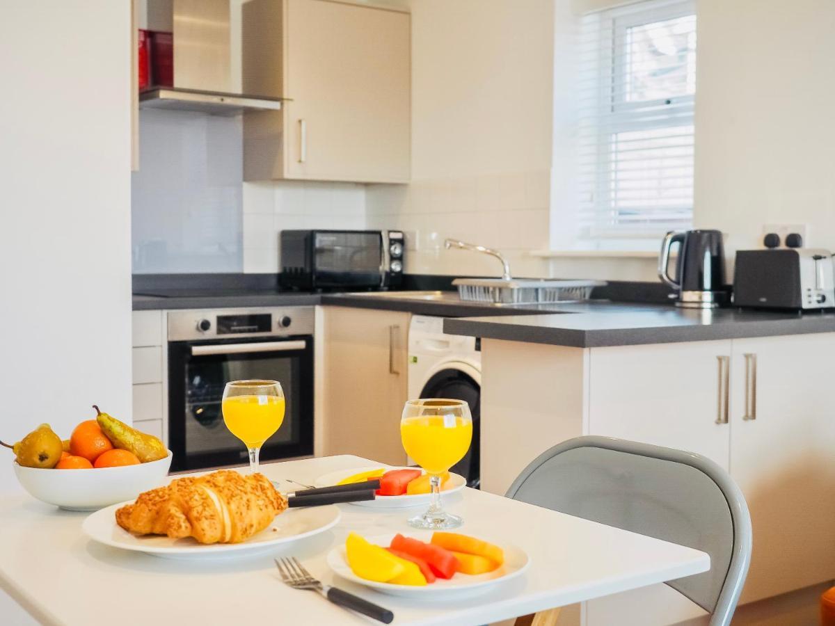 Private Parking Stylish Great Location Apartment กิลด์ฟอร์ด ภายนอก รูปภาพ